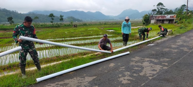 Danramil 06 Kalibening Bantu Program Pipanisasi untuk Ketahanan Pangan