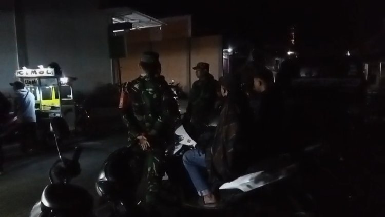 Pastikan Aman Dan Kondusif Babinsa Rutin Laksanakan Patroli Malam