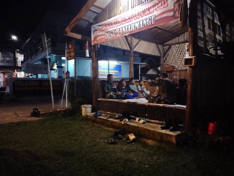 Babinsa Koramil 13 Banjarmangu Patroli Siskamling Jaga Keamanan Wilayah