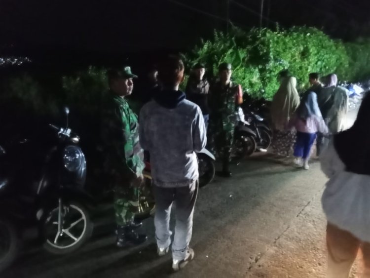 Pastikan Keamanan Wilayah Babinsa Rutin Laksanakan Patroli Malam