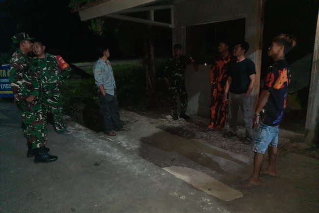 Babinsa Melaksanakan Patroli Dan Pemantauan Kegiatan Sistem Keamanan Lingkungan