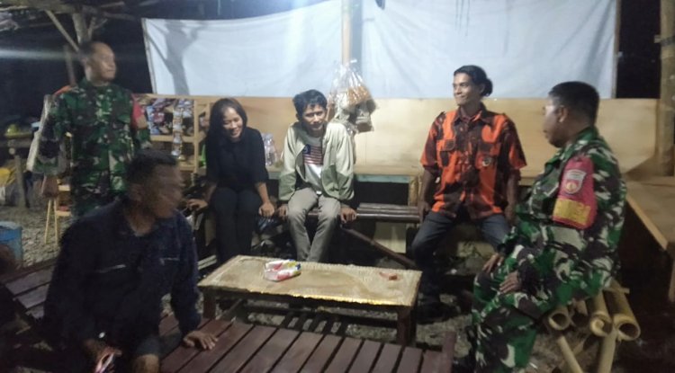 Patroli Malam Koramil 11 Punggelan Sosialisasikan Bahaya Miras Dan Narkoba