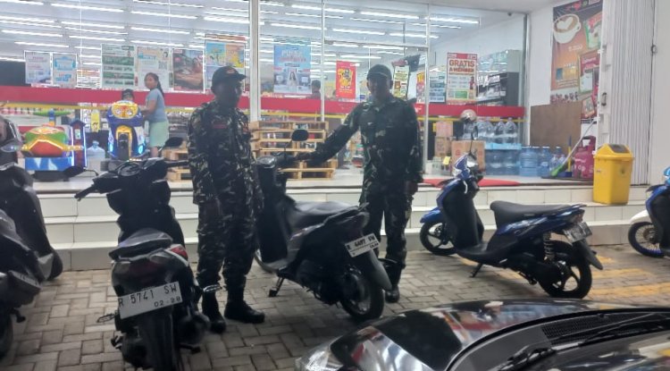 Babinsa Koramil 15Rakit Patroli Wilayah Bersama Linmas