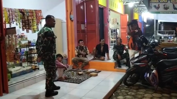 Koramil 11 Punggelan Sinergi Patroli Siskamling Sasar Bahaya Narkoba dan Judi Online