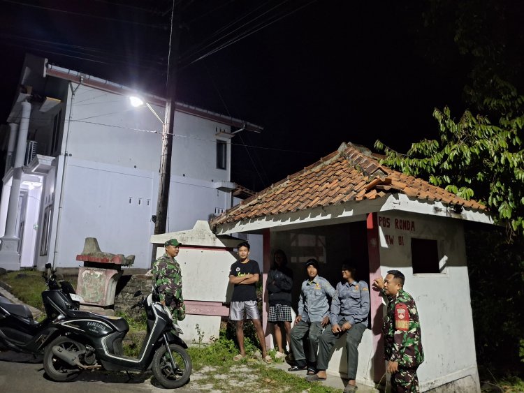 Patroli Gabungan TNI Perkuat Siskamling dan Keamanan Wilayah