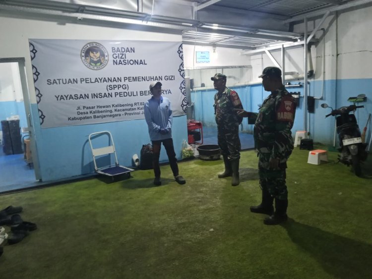 Babinsa Koramil 06/Kalibening Patroli Malam Cegah Gangguan Kamtibmas